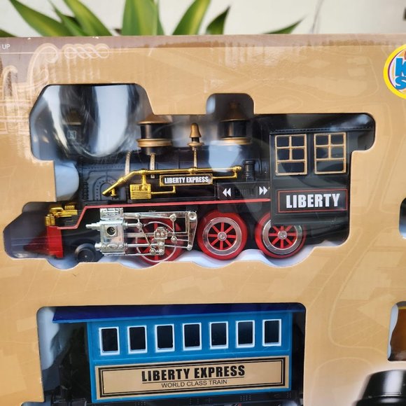 NEW Christmas Train Set 6 Car Locomotive Electronic Train Set Battery Operated - Picture 4 of 13